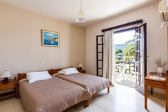 This studio is convenient for travellers looking for relaxation, privacy and sim  Studio for 2 with Horizon View Private room in rental unit vacation rental 548199424111227046