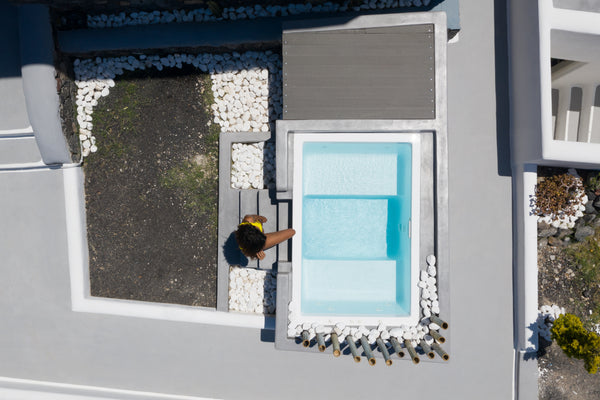 A cozy modern suite with the traditional island style that suits the gorgeous is Greece Blue White Suites 