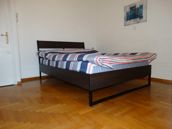 Nagelneu, liebevoll eingerichtet, mit fast allen Extras. (Heizung, Aircondition, DE Zimmer mit Balkon im 4. Stock Private room in rental unit vacation rental 43889238