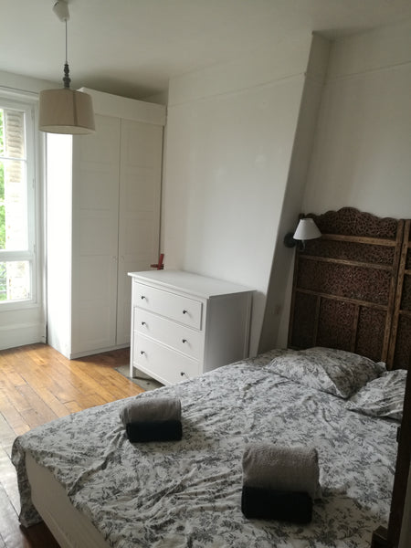 Nice room in a cozy apartment near Pere Lachaise in Paris. The room is  a good s Paris, France Nice room is a cosy apartment Private room in rental unit vacation rental 22989160