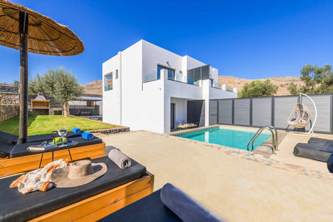 <p>Lambis Athina is a fabulous new, ultra modern semi detached villa in this muc Burton upon Trent, United Kingdom Lambis Athina Entire villa vacation rental 24354115