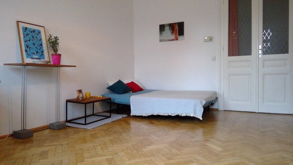 Ich vermiete ein versperrbares, lichtdurchflutetes Privatzimmer (25qm) in einer  Vienna, Austria Lichtdurchflutetes charmantes Altbauzimmer Private room in rental unit vacation rental 51416725
