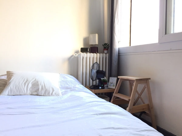 Calme, confortable et très clair avec une grande fenêtre La Rochelle, France une studio calme au centre-ville Entire rental unit vacation rental 19560419