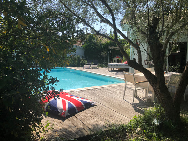 Belle villa familiale de 180 m2 idéalement située à 10 min de Bordeaux centre au Mérignac, France A 10 Min de Bordeaux centre,Villa en bois&Piscine Entire home vacation rental 24827485