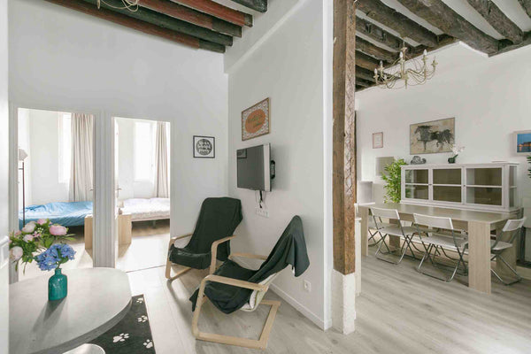 <b>License number</b><br />7510500212457 Paris, France very very very close to Cathedrale Notre Dame! Entire rental unit vacation rental 17938025