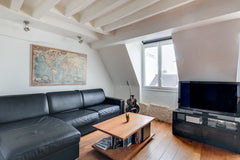 This beautiful bright warm typically Parisian apartment is ideally located and c  GuestReady - Nice and Cozy Apartment Hotel de vill Entire rental unit vacation rental 29702398