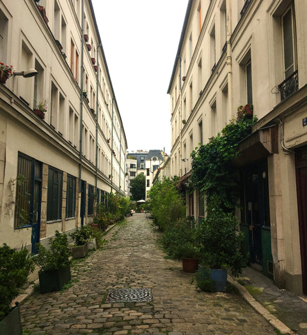 Bienvenue dans mon 2 pièces de 30m2 en plein centre du 11e arrondissement.<br /> Paris, France 2 pieces rue Jean Pierre-Thimbault 11e Entire rental unit vacation rental 21374936