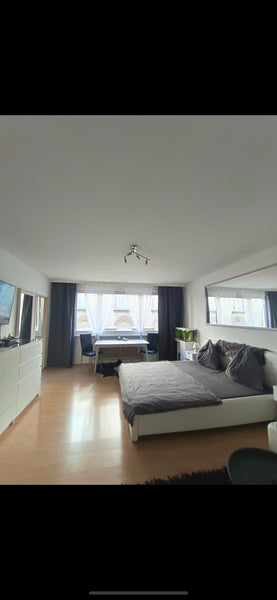 Genieße das einfache Leben in dieser ruhigen und zentral gelegenen Unterkunft.<b Vienna, Austria Cuddly apartment in the heart of Vienna!(U1,62,1) Entire condo vacation rental 685814365315561729