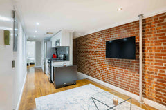 This exquisite apartment, situated in the vibrant East Village, boasts a contemp New York, NY Serviced apartment in New York · ★4.93 · 4 bedrooms · 5 beds · 1.5 baths Entire serviced apartment vacation rental 1013402113840724461