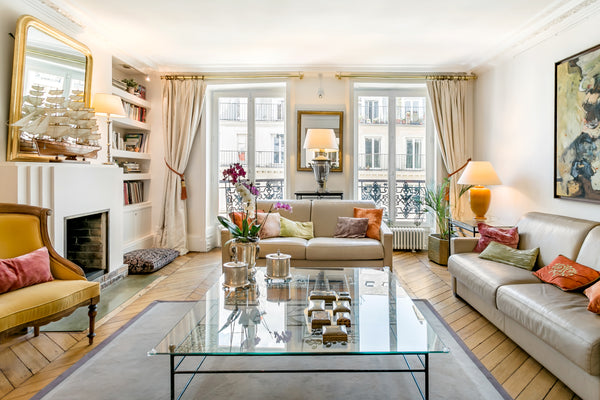 Boasting chevron wood floors, refined furnishings, and heaps of natural light, t Paris, France Sophisticated Gem in the Heart of Paris Entire rental unit vacation rental 8707396