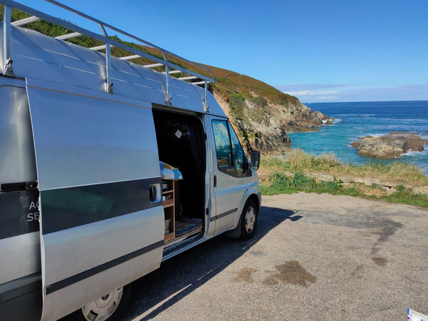 Superfijne surfvan te huur voor 2 personen met veel opslagruimte. Surfplanken/kl Antwerp, Belgium Camper/Surfvan/Bus te huur Camper/RV vacation rental 13147334