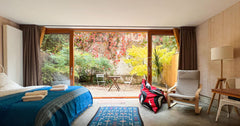 Très joli studio indépendant, de plein pied dans maison bois contemporaine .  Am  studio calme avec patio arboré Entire vacation home vacation rental 733199312534130734