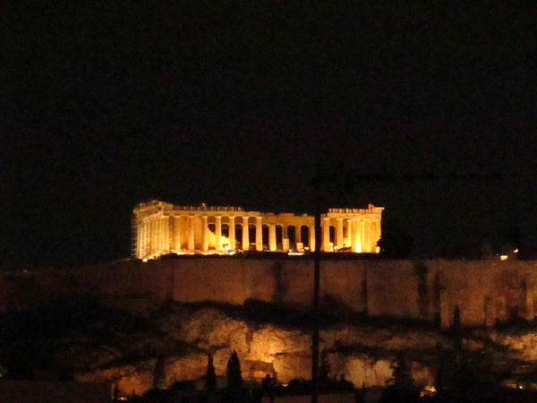 Fully equipped apartment with a sunny terrace view to Acropolis, 5th floor. 7min Athens, Greece View to the Acropolis Entire rental unit vacation rental 24135727