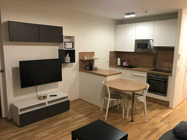 Unsere 2-Zimmer Nichtraucherwohnung mit Terrase befindet sich in einem komplette  Wohnung mit exklusiven Komfort in zentraler Lage Entire rental unit vacation rental 21776753