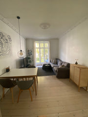 Dejlig lys lejlighed på Frederiksberg med gårdhave. Tæt på metro og bus lige ude Frederiksberg, Denmark Lys og hyggelig lejlighed centralt placeret Entire condo vacation rental 35273951