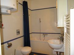 Mé ubytování se nachází v samém centru Prahy. V pěší dostupnosti jsou všechny pa  studio Jitka Entire rental unit vacation rental 43874296