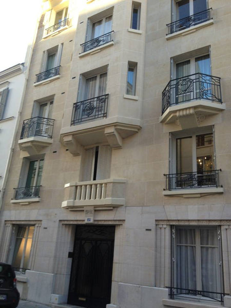 Petite studette (1 seule pièce) proche du Champs de Mars, de la Tour Eiffel, de  Paris, France Studette proche Tour Eiffel Entire rental unit vacation rental 29361042