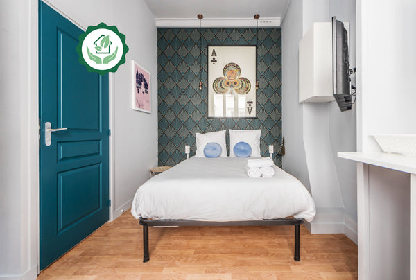 The apartment is located in the heart of the 8th district in the neighborhood ca  Saint-Lazare - Opera 31 : apartment for 2 Entire rental unit vacation rental 29002582