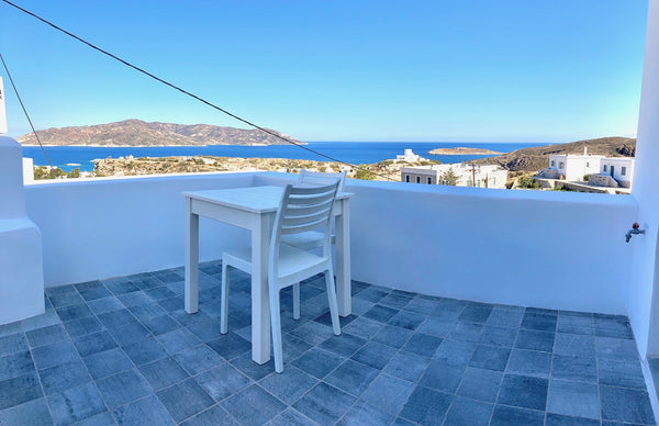 Olympia´s view is well located in Chora and offer amazing sea views and an aston  Olympia´s view 2      ( Kimolos ) Entire condo vacation rental 50500522