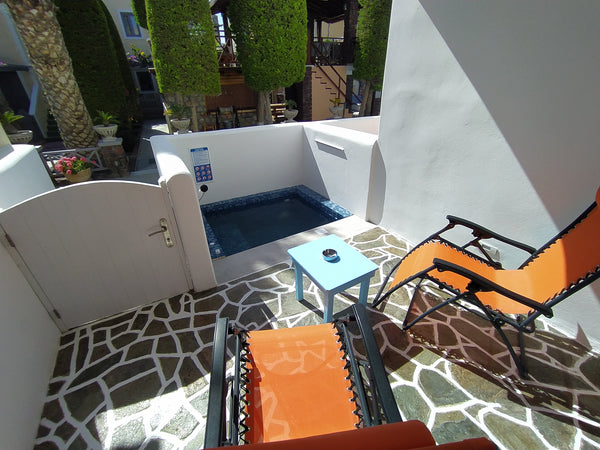 CHARIOT APARTMENTS <br />This is a family-friendly complex situated on a private Kamari, Greece Chariot Apartment Private Jacuzzi bliss. Entire serviced apartment vacation rental 40221573