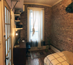 Quiet room in comfortable apartment. Conveniently located above the Jefferson L   Rental unit in Brooklyn · 1 bedroom · 1 bed · 1 shared bath Private room in rental unit vacation rental 23980153