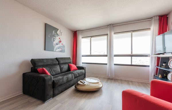 Modern apartment with balcony fully equipped in the heart of Bordeaux, for 4 peo  Modern apartment with balcony in Bordeaux Entire rental unit vacation rental 32206985