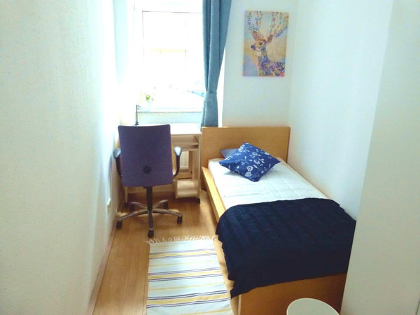 You have a private bedroom with a wardrobe and a writing desk. The fully equippe Vienna, Austria Single room with terrace access - 15 min to center Private room in condo vacation rental 49317596