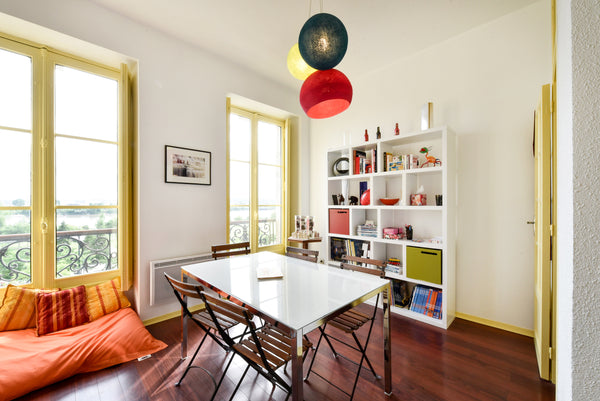 Appartement de 60 m2 dans le quartier de St Michel. Confortable, lumineux et vue Paris, France Appartement lumineux sur les quais de Bordeaux Entire rental unit vacation rental 18780885