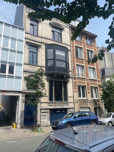 Hello,<br />Magnifique Duplex avec grand jardin de 300m2 dans une spacieuse mais Uccle, Belgium Joli duplex bucolique près du centre de Bruxelles Entire rental unit vacation rental 50398252