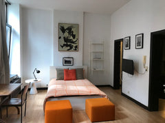 Super studio très bien meublé, décoré et équipé dans le quartier européen  Superbe studio Entire rental unit vacation rental 52285964