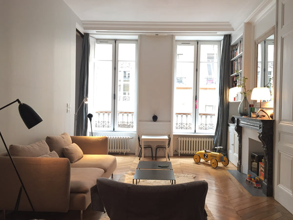 Appartement alliant le chambre de l'ancien et la technologie moderne qui est com Lyon, France Charming apartment in the city center Entire rental unit vacation rental 21963826