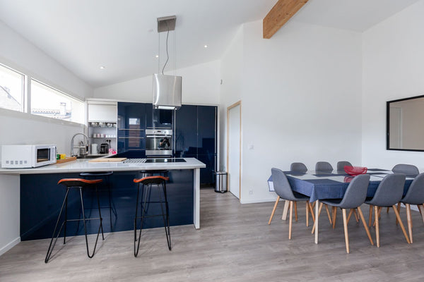 Appartement de 110 m2 baignée de lumière   avec sa terrasse sur les toits.<br /> Bordeaux, France Le 58 des Chartrons Entire rental unit vacation rental 22688426