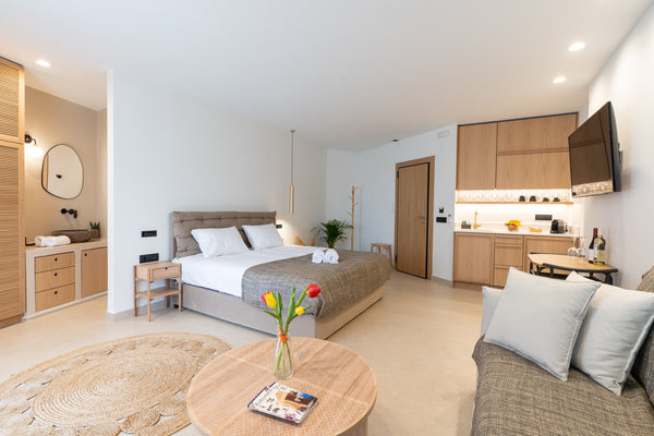 Enjoy a stylish experience at this centrally-located place.<br /><br /><b>The sp  Lovely city center apartment Entire condo vacation rental 596072928403818392