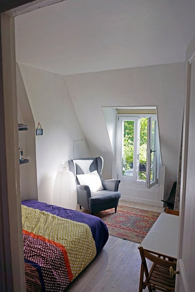 Bright and quiet studio available in a typical Parisian style apartment building Paris, France Lovely Studio in Paris, 11 Entire rental unit vacation rental 6998335