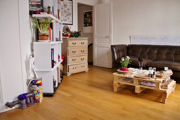 Hello !!<br /><br />Our cosy apartment is located in a peacefull street in a ani Paris, France Cosy&Bright on the rooftops Entire rental unit vacation rental 10114950