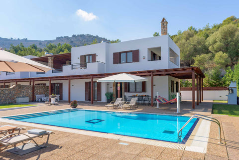 <p>Villa Krini Eleni has it all, located in Vlycha Bay just outside of Lindos. Y Burton upon Trent, United Kingdom Villa Krini Eleni Entire villa vacation rental 24367703