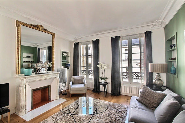 Ideally located in the heart of Saint-Germain des Prés, near the beautiful Jardi Paris, France Charming 3 bedrooms apartment St-Germain-des-Pres Entire rental unit vacation rental 4435815