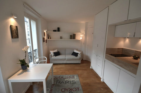 20 m2 studio for 2 people, on the third floor no lift, windows on the street. Br Paris, France Couture, studio, 2 people Entire rental unit vacation rental 7120554