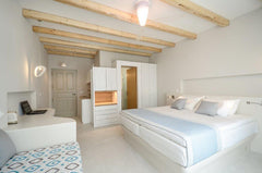 This junior suite features a private entrance, a fully equipped kitchenette, air  Spacious Residence Side Sea View Entire rental unit vacation rental 13012378