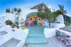If you want to have a taste of a traditional Cycladic house then this is the hou Greece Cave en Pori Cycladic home vacation rental 6551949