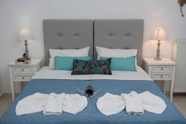 The Dora Apartments is a family business located in Ligaria, outside from Herakl  Studio with garden view ,50 m  from the beach Room in aparthotel vacation rental 44332417