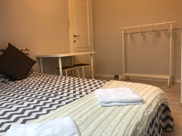 Residência com ambiente estritamente familiar, calma e tranquila. Localizada a a Antwerp, Belgium Residencial Theodoro 6 Private room in guesthouse vacation rental 41601800