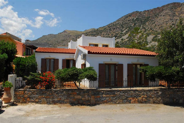 Situated only 100 metres away from Plaka’s beach, offers accommodation with well Heraklion, Greece Athina Villas Studio 2 Adults No2 Entire rental unit vacation rental 7650568