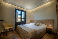 Villa Margarita is a 10 flats accomodation, 3 floor building in the centre of He Heraklion, Greece King Suite in Villa Margarita short or long stay Room in aparthotel vacation rental 79981