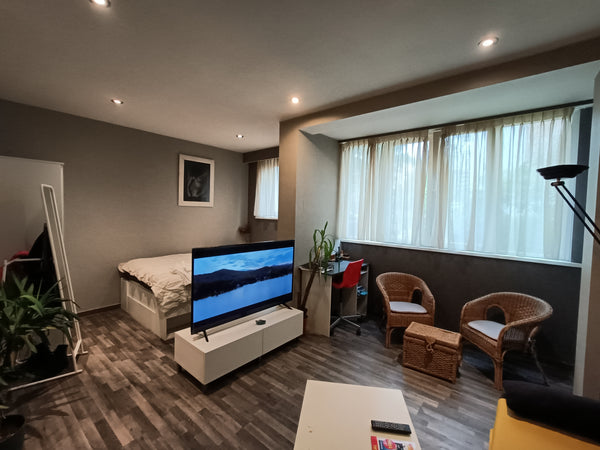 this studio is located near central station, the famous shopping Meir street, a  Antwerp, Belgium Cozy studio in the heart of Antwerp . Entire rental unit vacation rental 660646354659606844