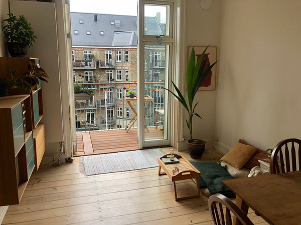 Good vibes in an authentic, lively and quiet area. <br /><br />Close by Nørrebro Copenhagen, Denmark Charming Nørrebro-apartment with a sunny balcony Entire condo vacation rental 617144844891653368