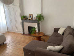 Profitez d'un logement élégant et central.<br /><br /><b>License number</b><br / Bordeaux, France Bordeaux Zen en plein Centre Entire rental unit vacation rental 53270651
