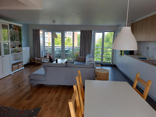 In de buurt van bushaltes en station Dampoort (te voet 1 km). Rustige buurt en t Ghent, Belgium Duplex in hartje Gent, met kat Entire rental unit vacation rental 652890196907297770