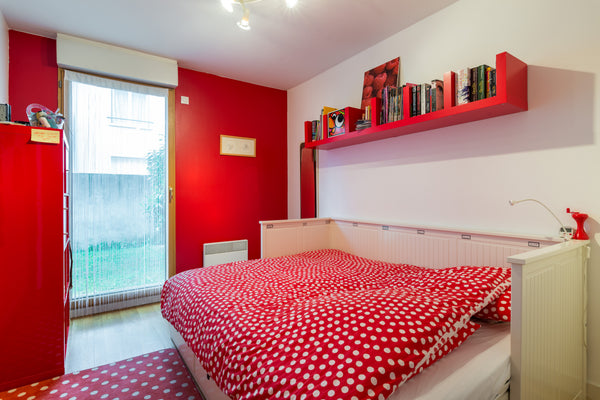Chambre privée avec très grand lit dans un joli appartement en plein pied de 85m Lyon, France Rez de Jardin à Montchat (Lyon 3°) Private room in rental unit vacation rental 12642401
