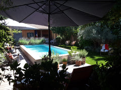 Au sein de ma maison située dans un quartier très calme, mais vivant, je vous pr Bordeaux, France Escale de charme et de tranquillité Private room in bed and breakfast vacation rental 49226546